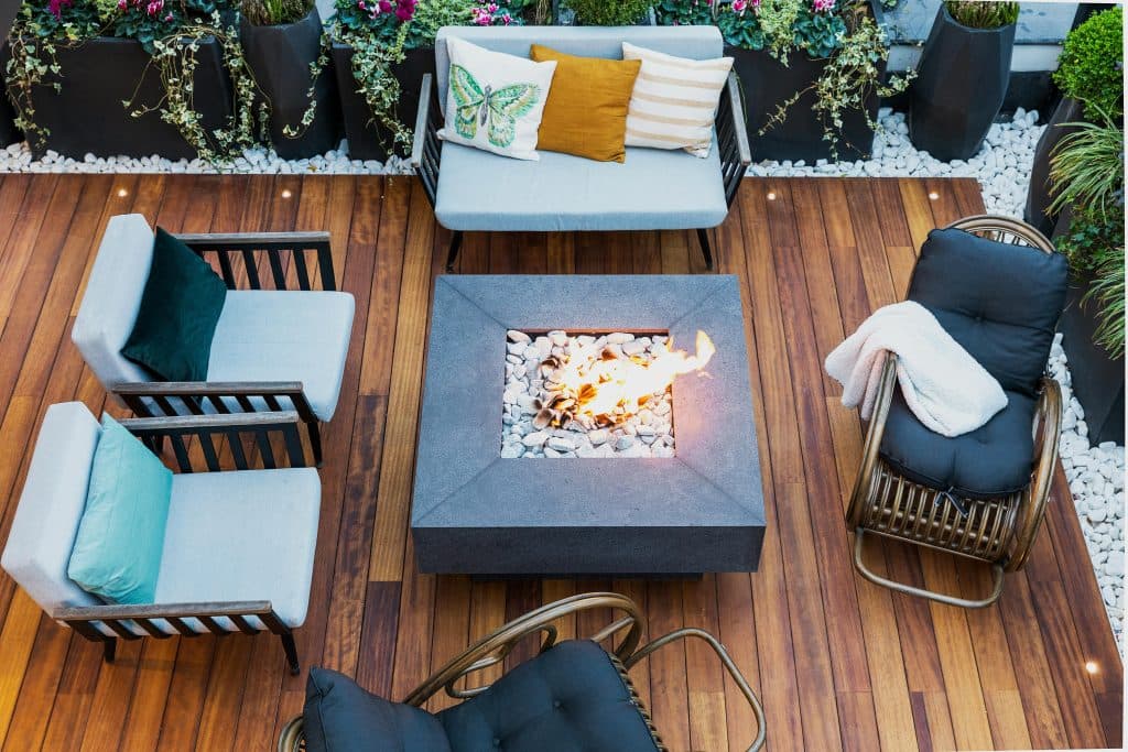 Matching Your Deck Design to Your Hardscaping: A Cohesive Outdoor Living Guide